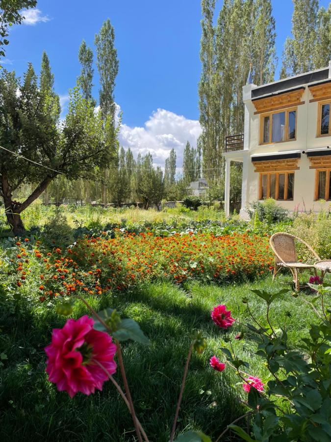 Tongspon Inn Лех Екстериор снимка