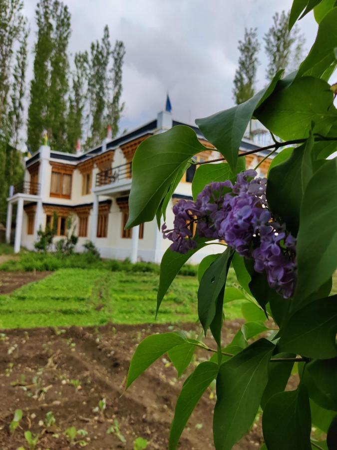 Tongspon Inn Лех Екстериор снимка